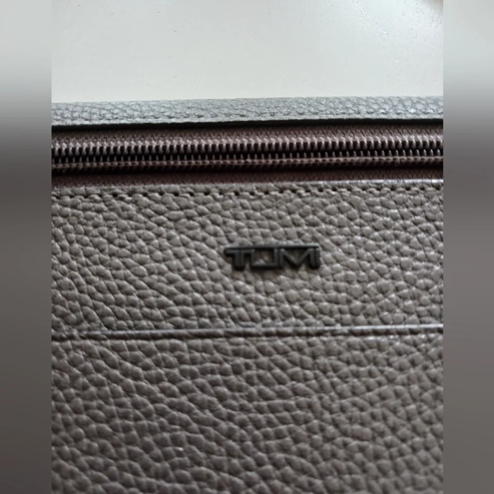 TUMI gray leather wristlet 11" x 7.5" - Picture 9 of 10